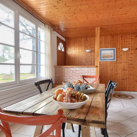 Piscine, 600m De La Plage, 6 Adultes 4 Enfants *