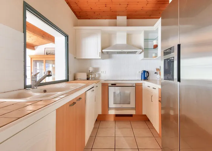 Casa de Férias Piscine, 600m De La Plage, 6 Adultes 4 Enfants La Guérinière