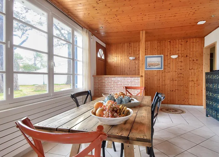 Piscine, 600m De La Plage, 6 Adultes 4 Enfants *