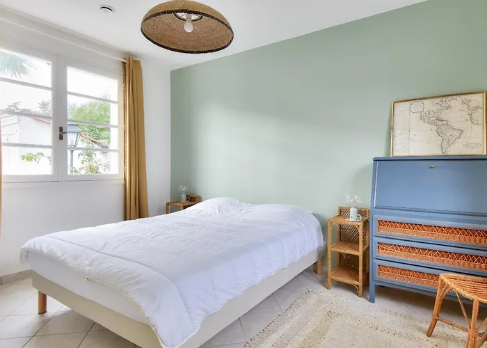 Piscine, 600m De La Plage, 6 Adultes 4 Enfants Hébergement de vacances La Guérinière