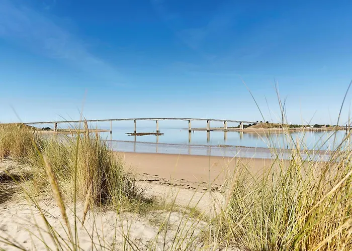 Piscine, 600m De La Plage, 6 Adultes 4 Enfants Hébergement de vacances